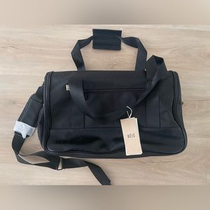BÉIS The Hanging Duffle in Black